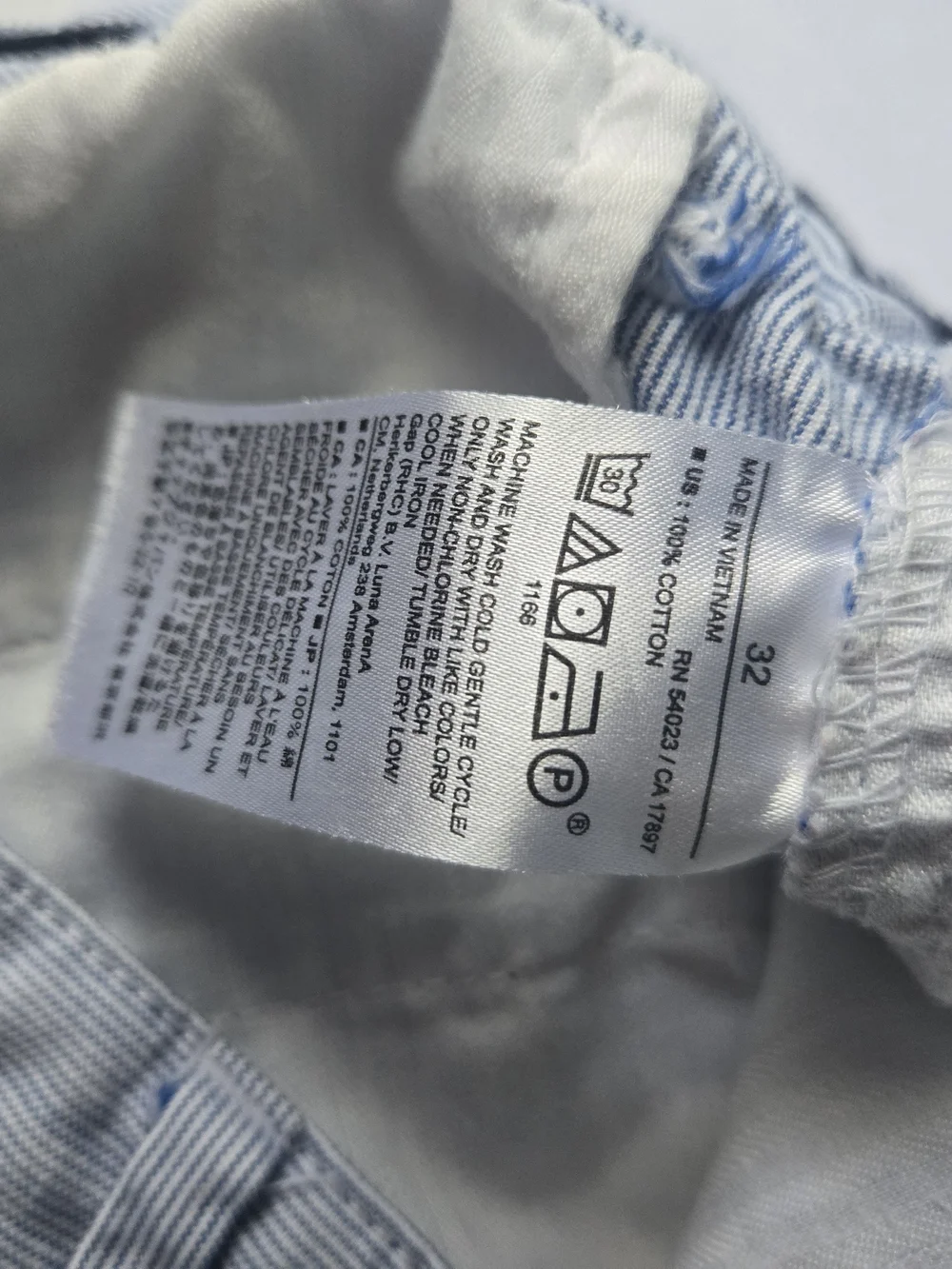 Banana Republic Light Blue Seersucker Flat‑Front Shorts 32